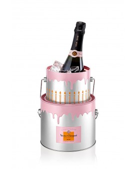 Champagne Veuve Clicquot Rosé Birthday Cake